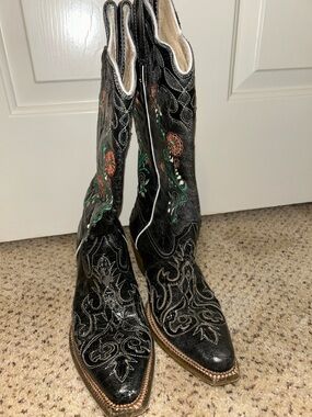 Black Embroidered Western Heeled Boots